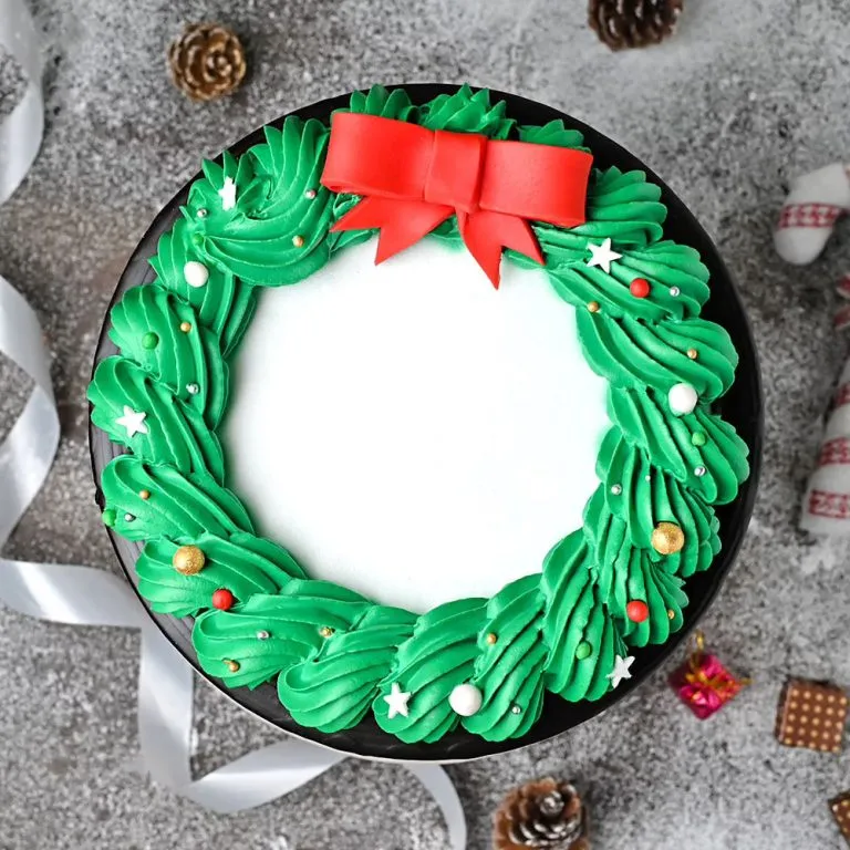 wreath-black-forest-cake-cake3106blac-B-768x768-1.webp